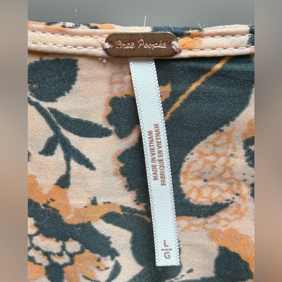 NWT Free People "Cruisin' Together" Top L Wildberry Mixed Print Blouse Boho - Picture 5 of 7